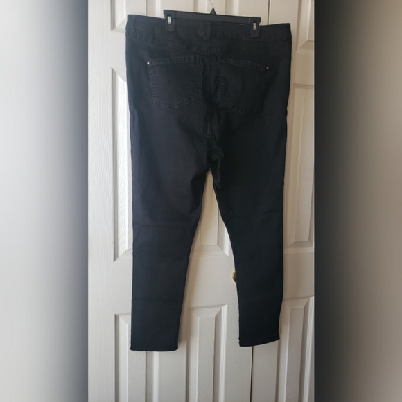 Urban Bliss Skinny Jeans | US 16 | Black - Picture 3 of 3